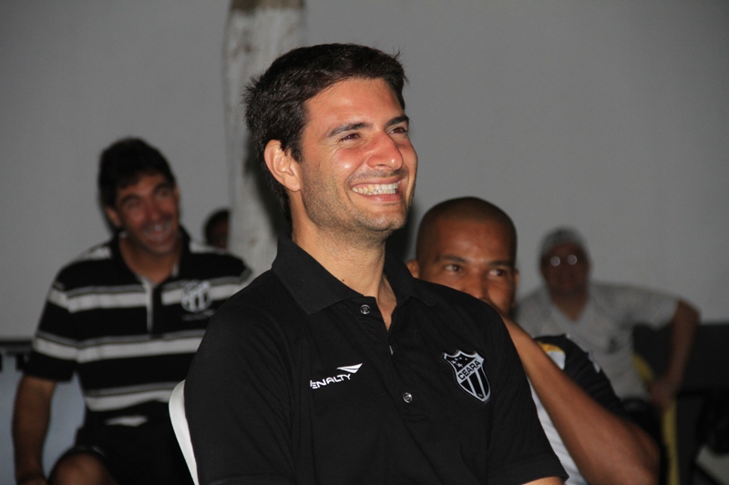 [10-11] Em show de Humor, Alex Nogueira alegra Concentracao - 39