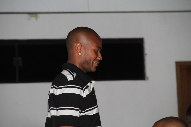 [10-11] Em show de Humor, Alex Nogueira alegra Concentracao - 40