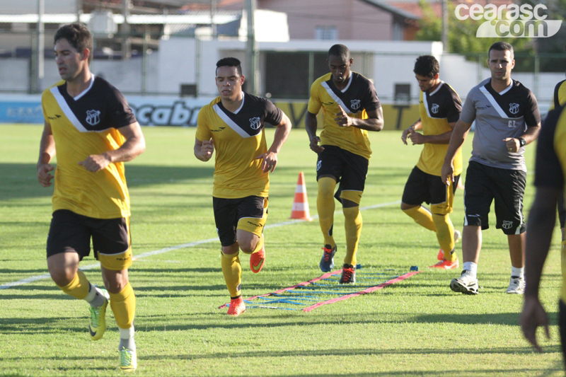 [10-09] Reapresentação + treino físico e técnico - 11