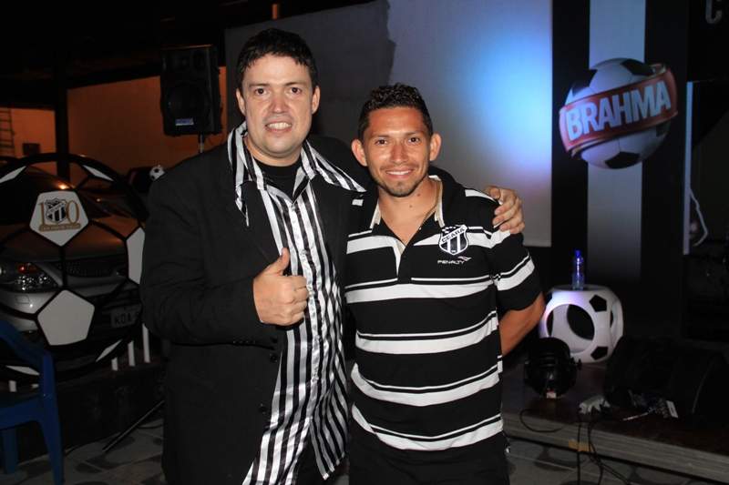 [10-11] Em show de Humor, Alex Nogueira alegra Concentração - 02 - 8