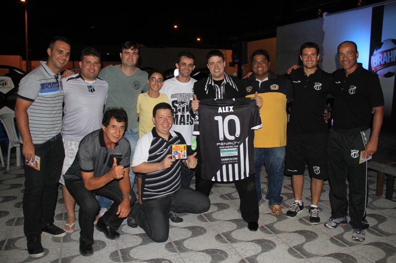 [10-11] Em show de Humor, Alex Nogueira alegra Concentração - 02 - 11