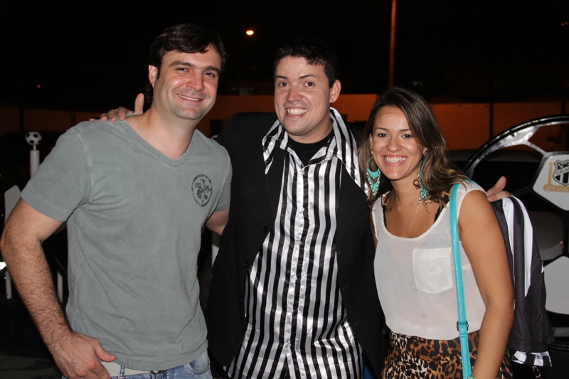 [10-11] Em show de Humor, Alex Nogueira alegra Concentração - 02 - 15