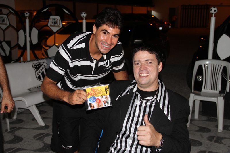 [10-11] Em show de Humor, Alex Nogueira alegra Concentração - 02 - 20