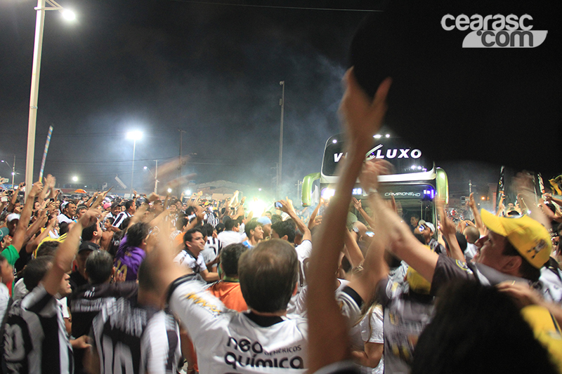 [12-11] Rua de Fogo - Ceará X Avaí - 7
