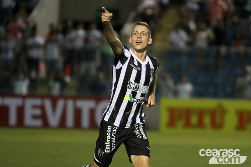 [16-05] Ceará 2 x 0 Atlético-GO - 15