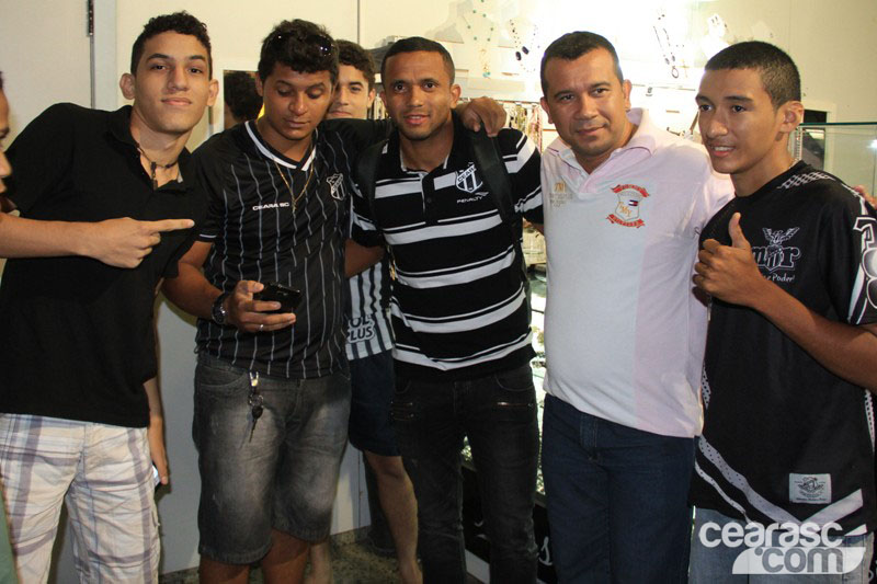 [16-11] Ceará desembarca e torcida comparece - 6