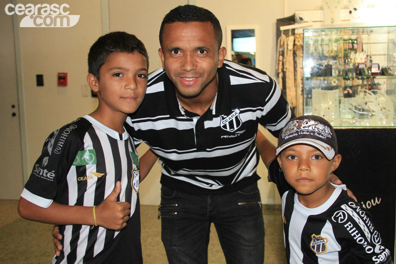 [16-11] Ceará desembarca e torcida comparece - 8