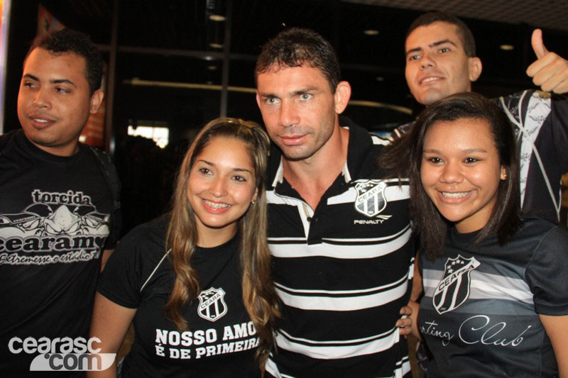 [16-11] Ceará desembarca e torcida comparece - 14
