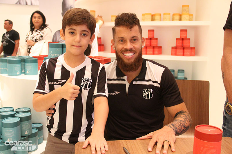 [18-11] Loja do Bem - Noite de Autógrafos - 11