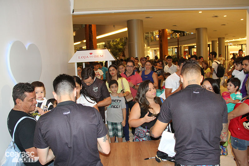 [18-11] Loja do Bem - Noite de Autógrafos - 26