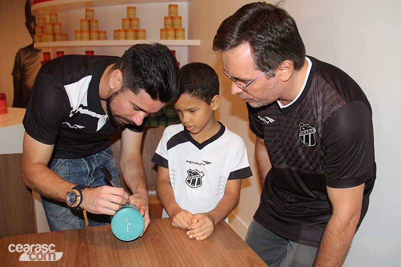 [18-11] Loja do Bem - Noite de Autógrafos - 29