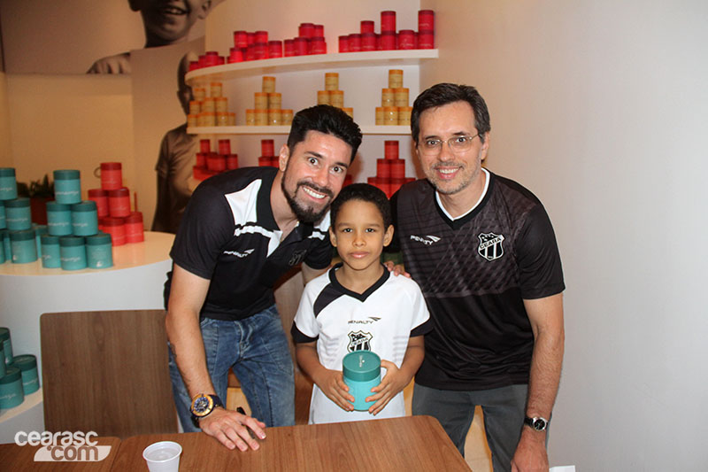 [18-11] Loja do Bem - Noite de Autógrafos - 30