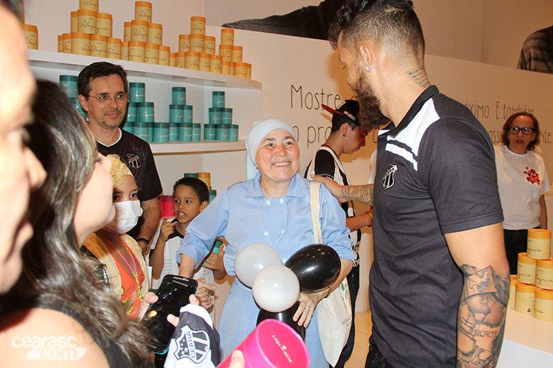 [18-11] Loja do Bem - Noite de Autógrafos - 33