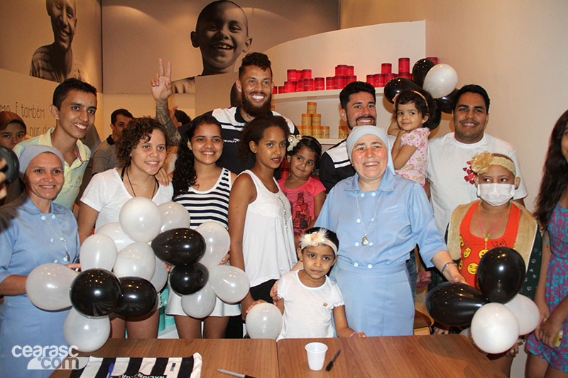 [18-11] Loja do Bem - Noite de Autógrafos - 37