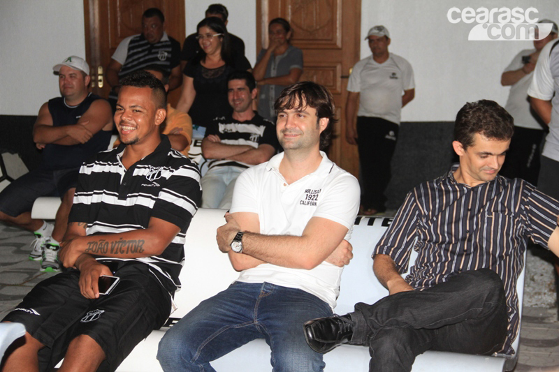 [17-01] Na concentração, jogadores receberam a visita de humorista - 6