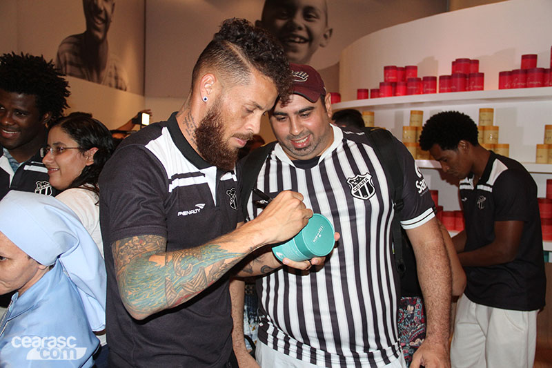 [18-11] Loja do Bem - Noite de Autógrafos - 44