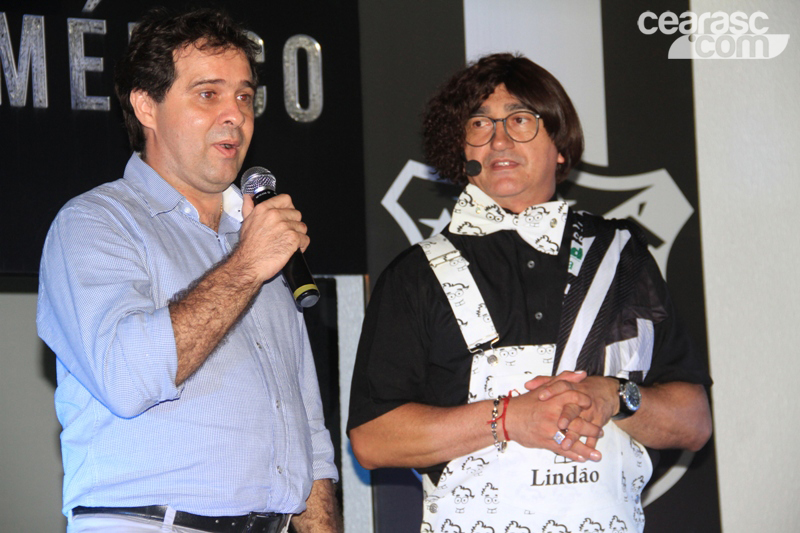 [17-01] Na concentração, jogadores receberam a visita de humorista - 19