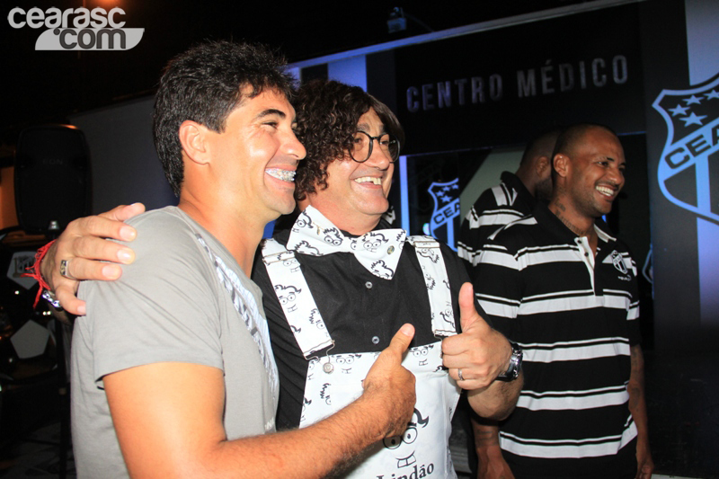 [17-01] Na concentração, jogadores receberam a visita de humorista2 - 4