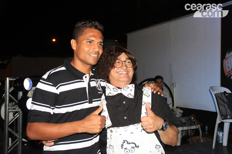 [17-01] Na concentração, jogadores receberam a visita de humorista2 - 9