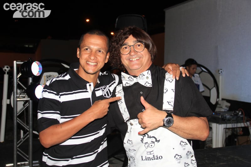 [17-01] Na concentração, jogadores receberam a visita de humorista2 - 11