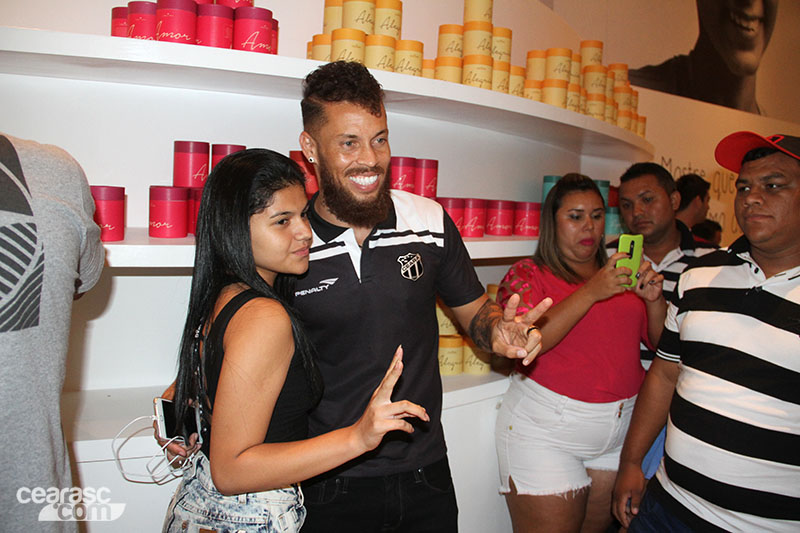 [18-11] Loja do Bem - Noite de Autógrafos - 77