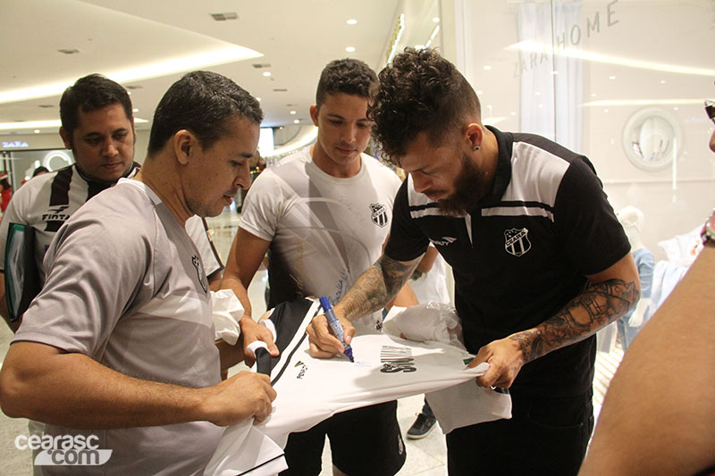 [18-11] Loja do Bem - Noite de Autógrafos - 89