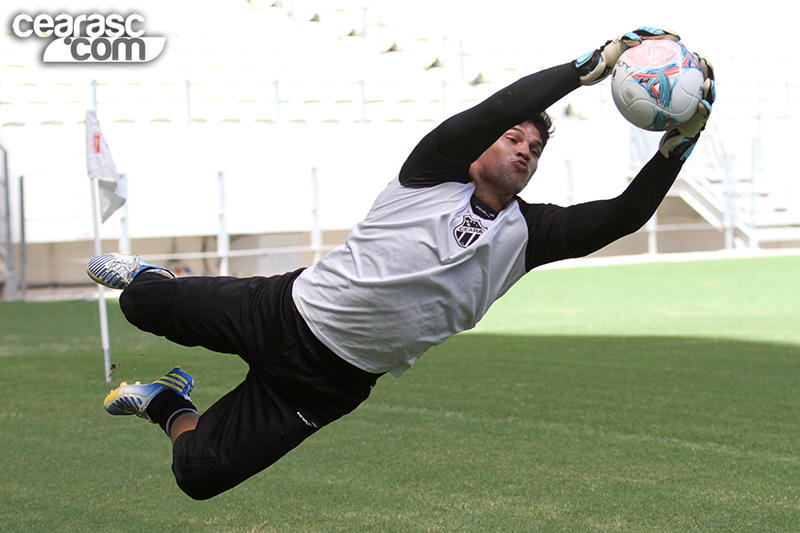 [11-07] Manhã de treino coletivo no estádio Castelão - 15