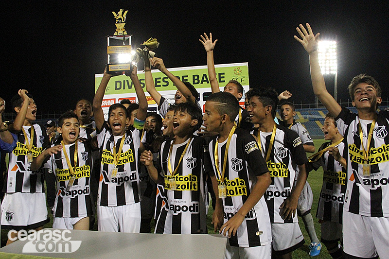 [11-11] Ceará 0 x 0 Estação - Final (7x6) - 04 - 16