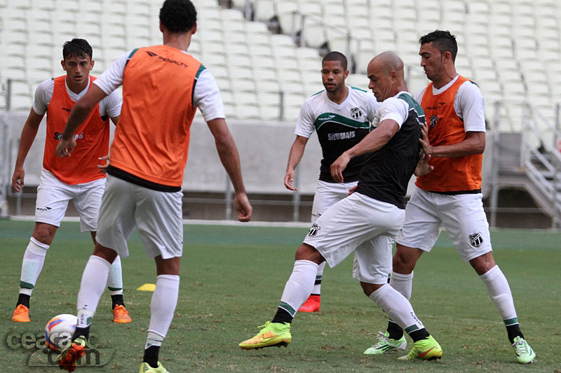 [06-08] Treino tático - Castelão - 18