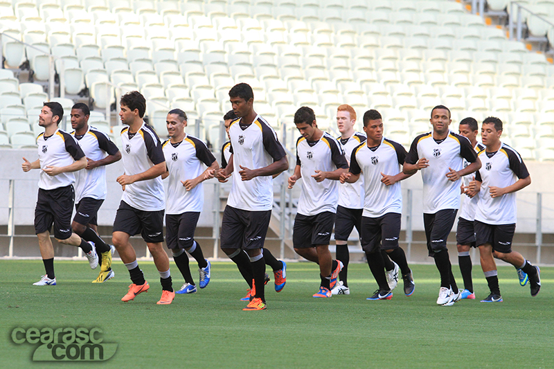 [19-08] Treino coletivo - Castelão - 11
