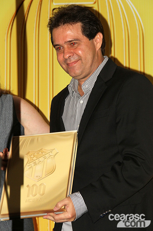 [12-11] Ceará lançou o livro do Centenário3 - 4