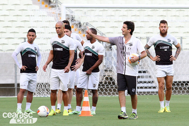 [25-11] Treino coletivo - Castelão - 2
