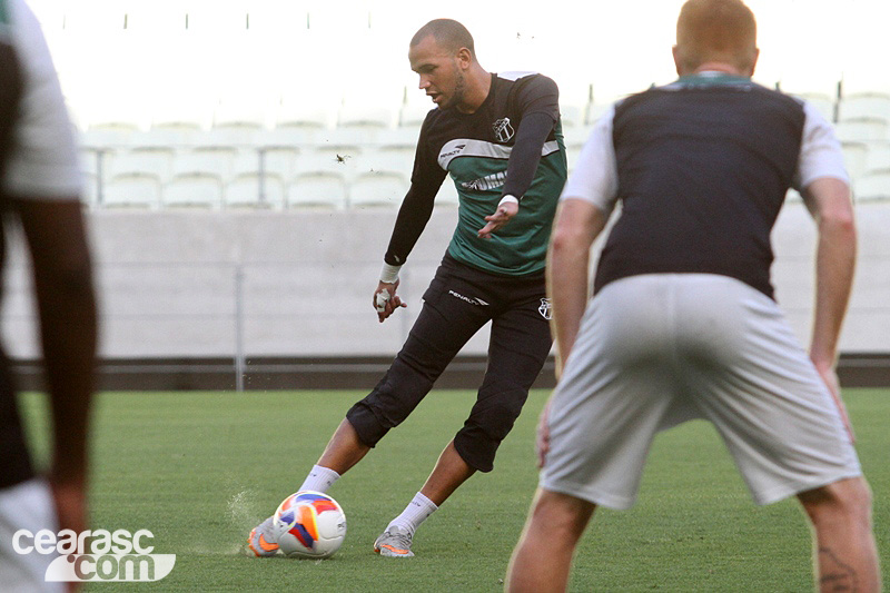 [26-11] Treino coletivo - Castelão - 1