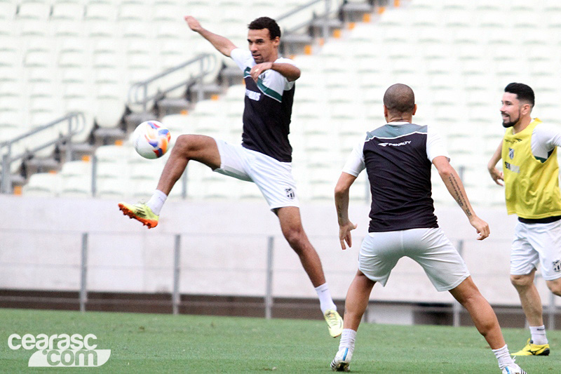 [26-11] Treino coletivo - Castelão - 7