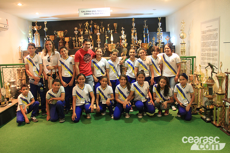 [02-10] - Alunos de Escola de Uruburetama visitam sede do Vozão - 02 - 4