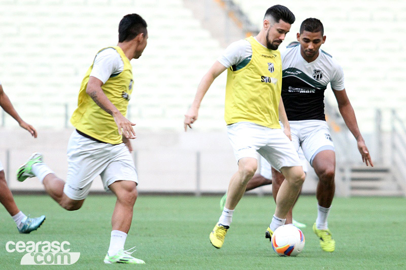 [26-11] Treino coletivo - Castelão - 9