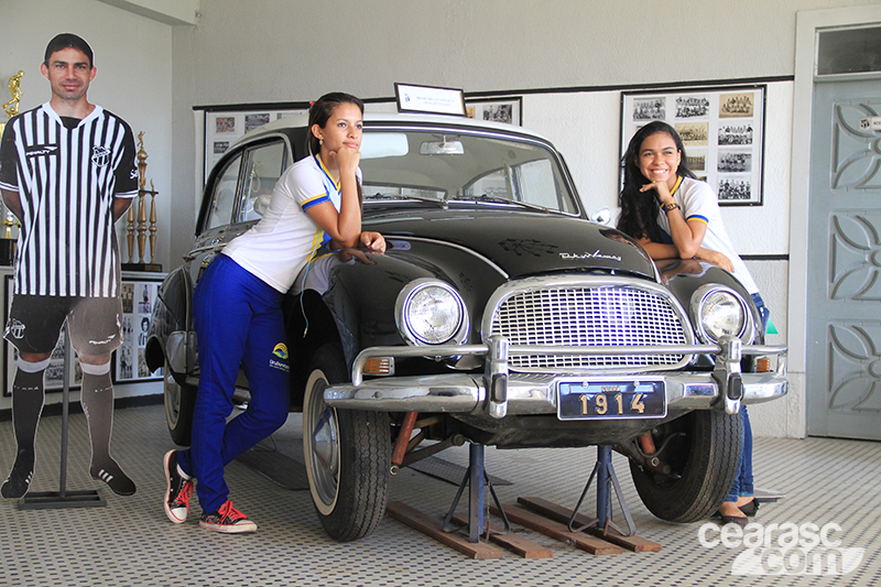 [02-10] - Alunos de Escola de Uruburetama visitam sede do Vozão - 02 - 8