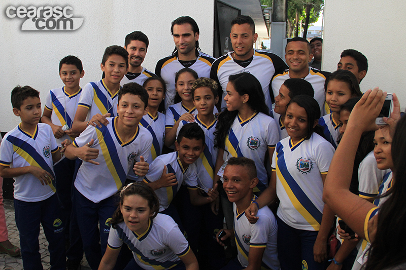 [02-10] - Alunos de Escola de Uruburetama visitam sede do Vozão - 02 - 14