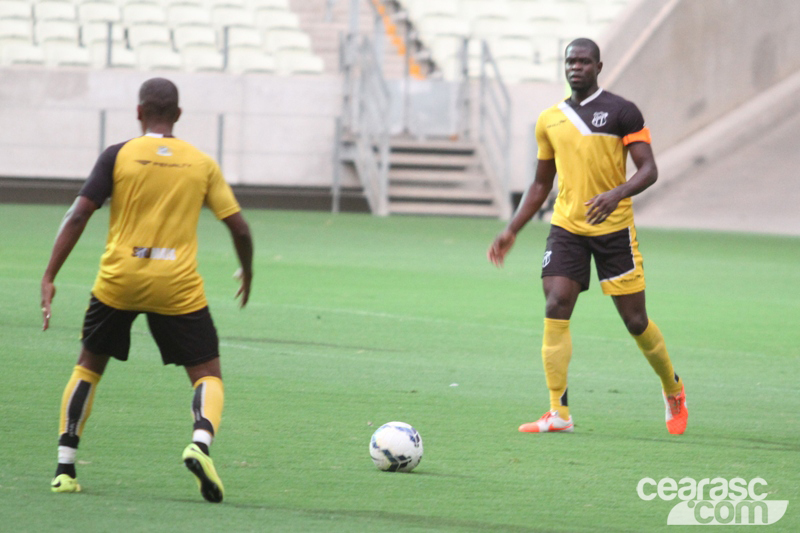 [12-08] Treino coletivo - Castelão - 9