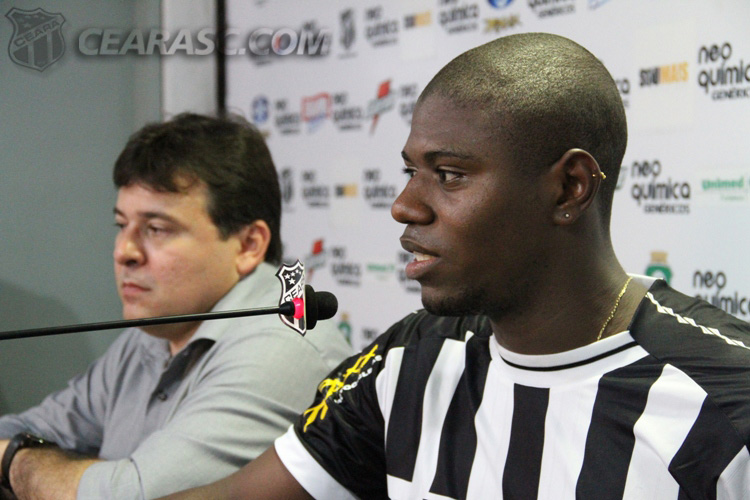 [10-05] Anderson Luis é apresentado - 3