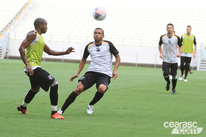 [28-11] Treino tático - Arena Castelão - 11
