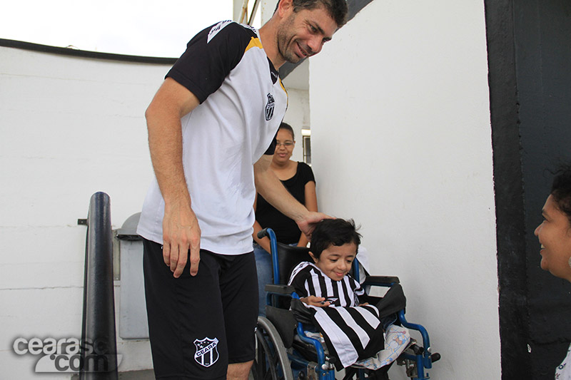 [29-11] Luiz Guilherme visita elenco do Vovô - 1