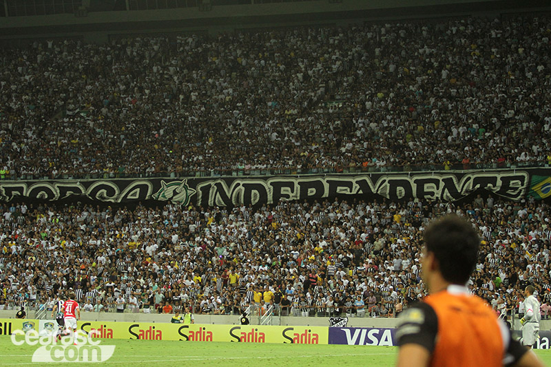 [13-08] Ceará 3 x 1  Internacional - TORCIDA - 15