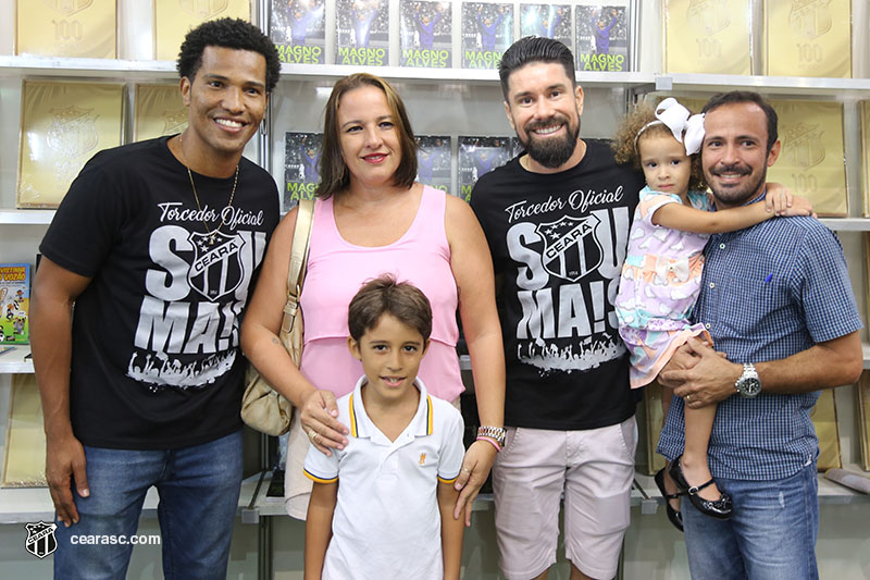 [18-04-2017] XII Bienal Internacional do Livro Part. 1 - 40