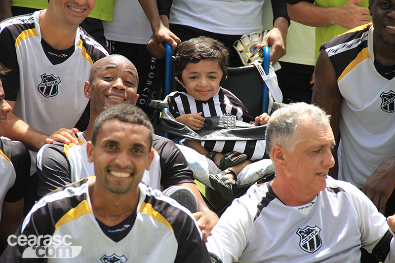 [29-11] Luiz Guilherme visita elenco do Vovô - 13