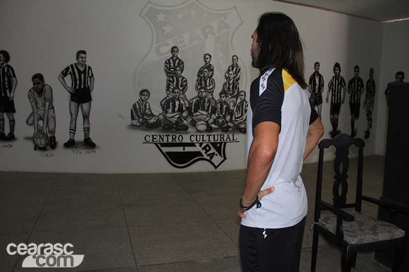 [29-11] Elenco alvinegro visita Centro Cultural - 2