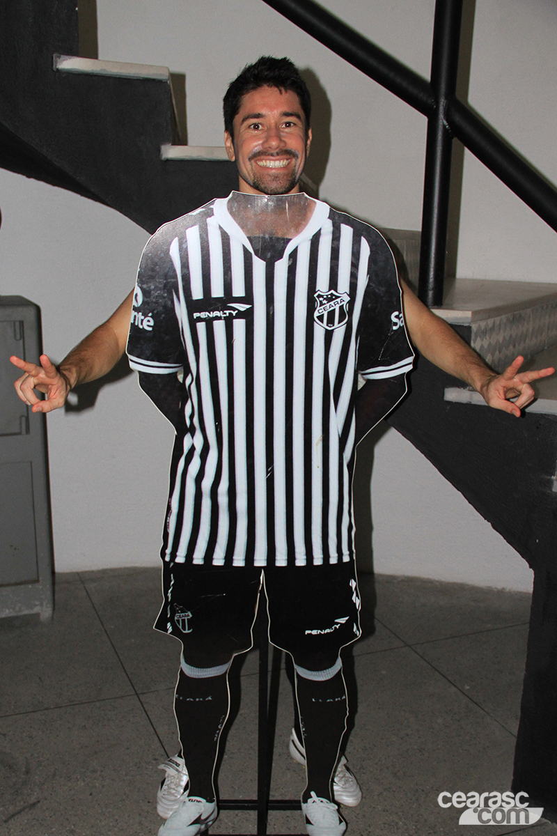 [29-11] Elenco alvinegro visita Centro Cultural - 3