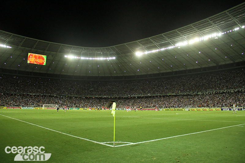 [13-08] Ceará 3 x 1  Internacional - TORCIDA - 18