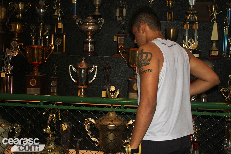 [06-01] Elenco do Ceará visita Centro Cultural - 15