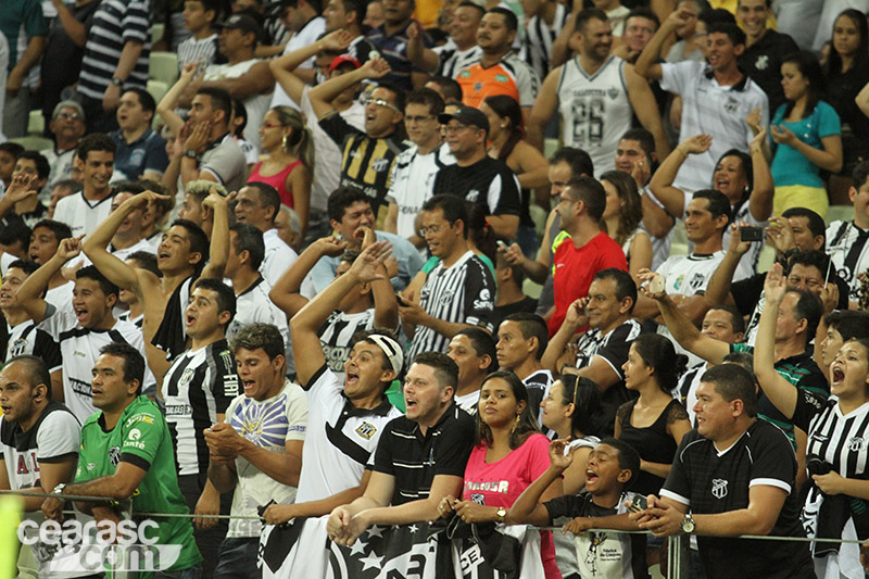 [13-08] Ceará 3 x 1  Internacional - TORCIDA - 31